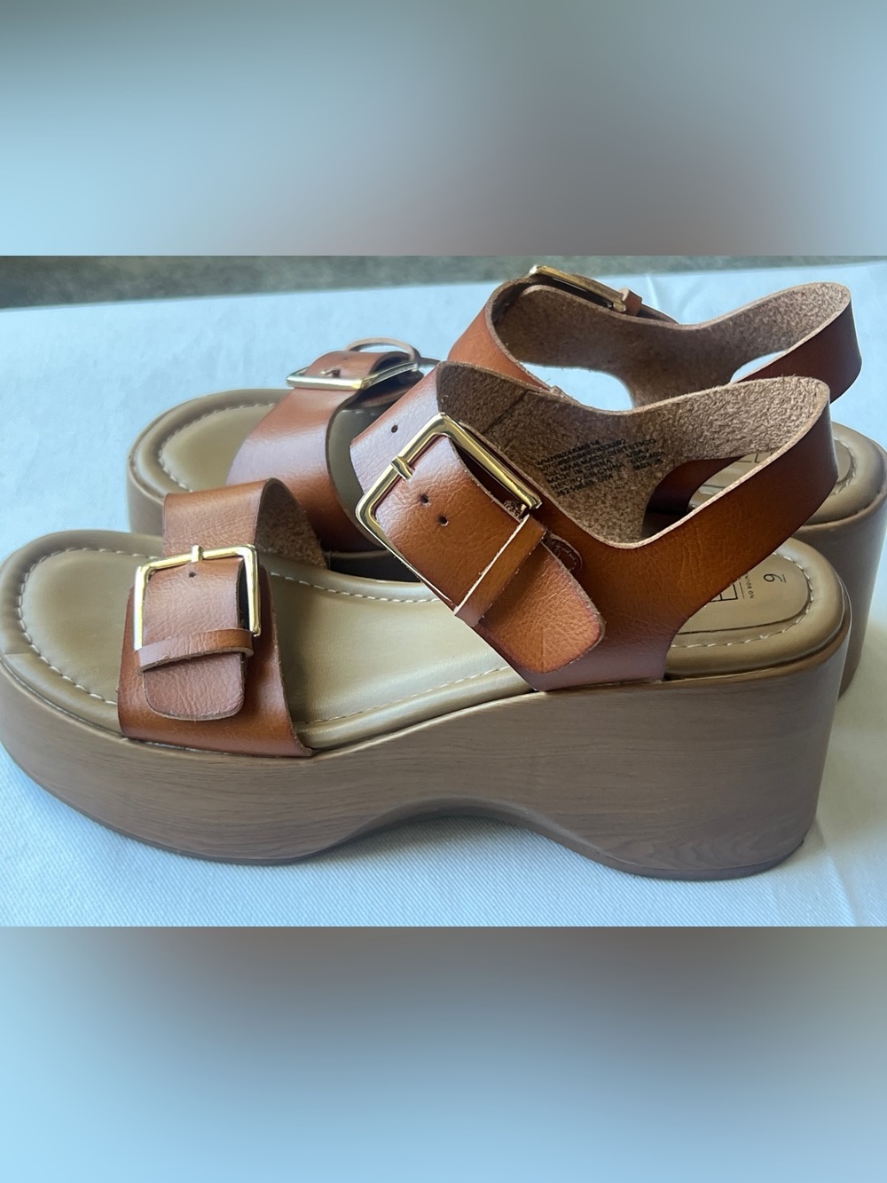 Women’s Brown Leather Platform Sandals with Buckle size 9 - Picture 4 of 6